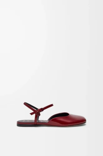 Ballerines à bride à la cheville en cuir d&rsquo;agneau verni souple Rouge foncé