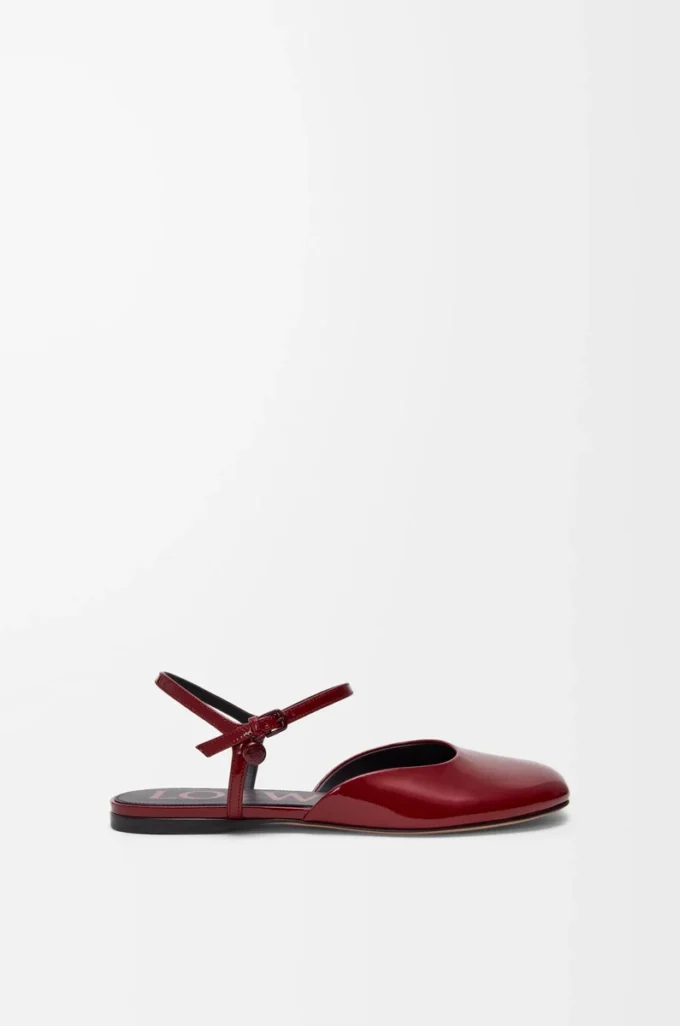 Ballerines à bride à la cheville en cuir d&rsquo;agneau verni souple Rouge foncé