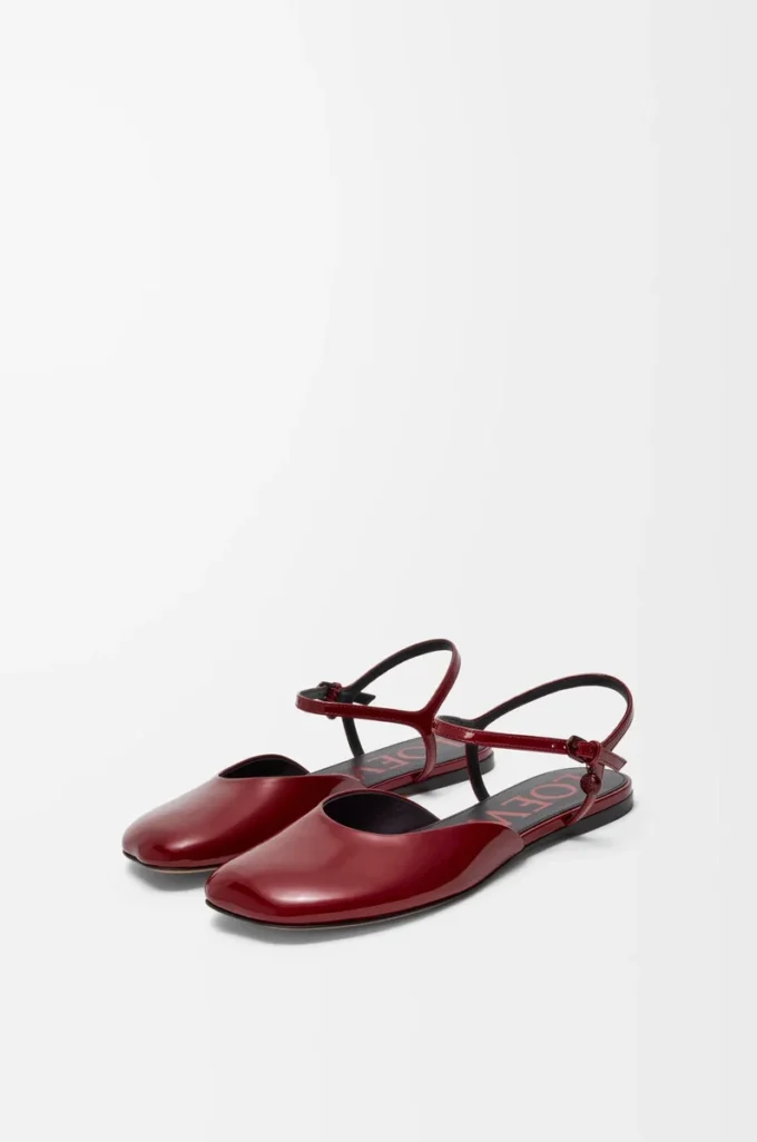 Ballerines à bride à la cheville en cuir d&rsquo;agneau verni souple Rouge foncé