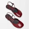 Ballerines à bride à la cheville en cuir d&rsquo;agneau verni souple Rouge foncé