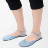 Ballerines à bride à la cheville en daim bleu ciel ornées de strass