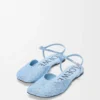 Ballerines à bride à la cheville en daim bleu ciel ornées de strass