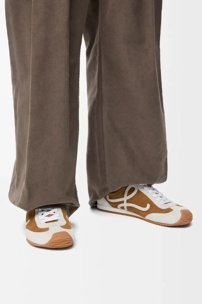 Ballet Runner 2.0 en daim et peau lainée Tan/Blanc