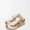 Ballet Runner 2.0 en daim et peau lainée Tan/Blanc