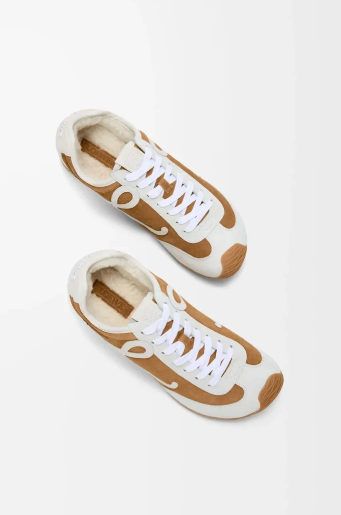 Ballet Runner 2.0 en daim et peau lainée Tan/Blanc