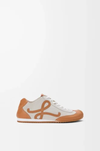 Ballet Runner 2.0 non doublée en cuir de cerf et cuir de veau tanné végétal Soft White/Tan