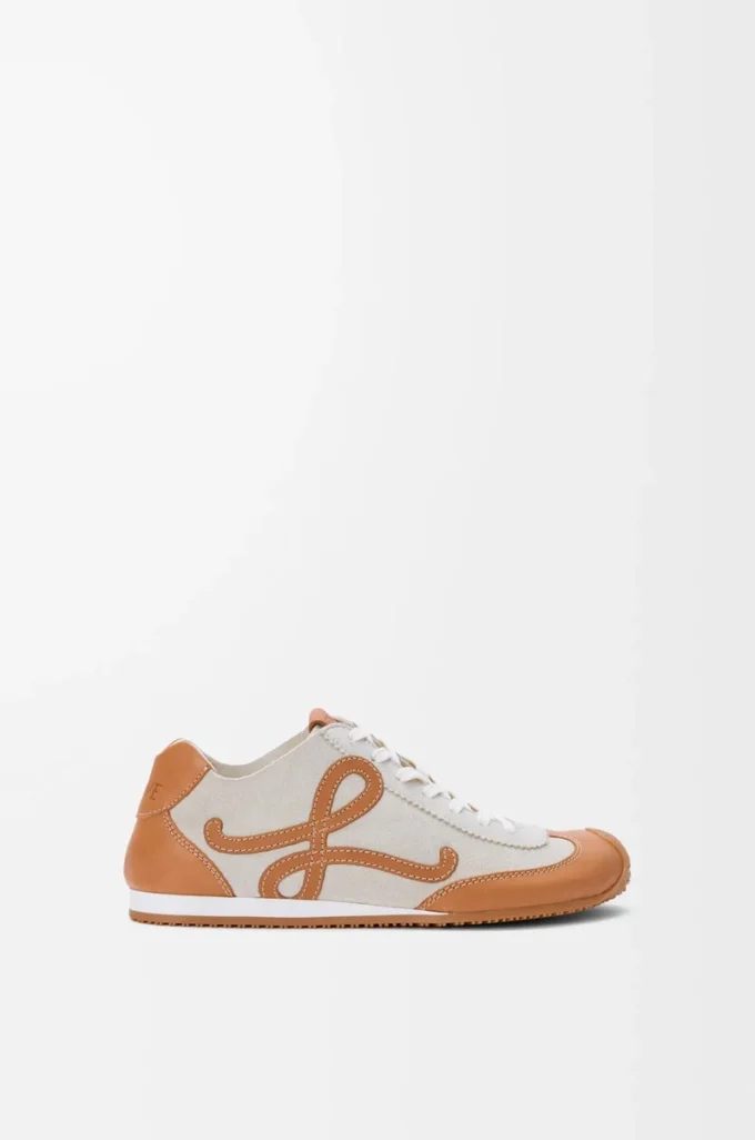 Ballet Runner 2.0 non doublée en cuir de cerf et cuir de veau tanné végétal Soft White/Tan