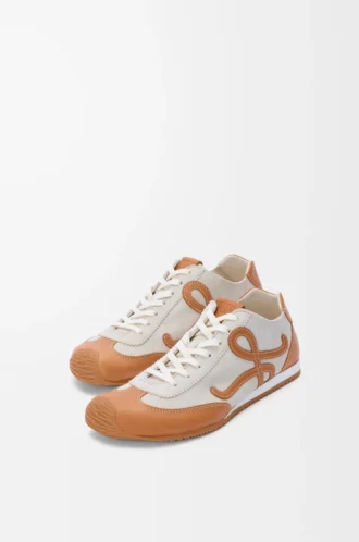 Ballet Runner 2.0 non doublée en cuir de cerf et cuir de veau tanné végétal Soft White/Tan