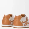 Ballet Runner 2.0 non doublée en cuir de cerf et cuir de veau tanné végétal Soft White/Tan