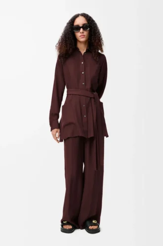 Blouse à ceinture en soie bordeaux