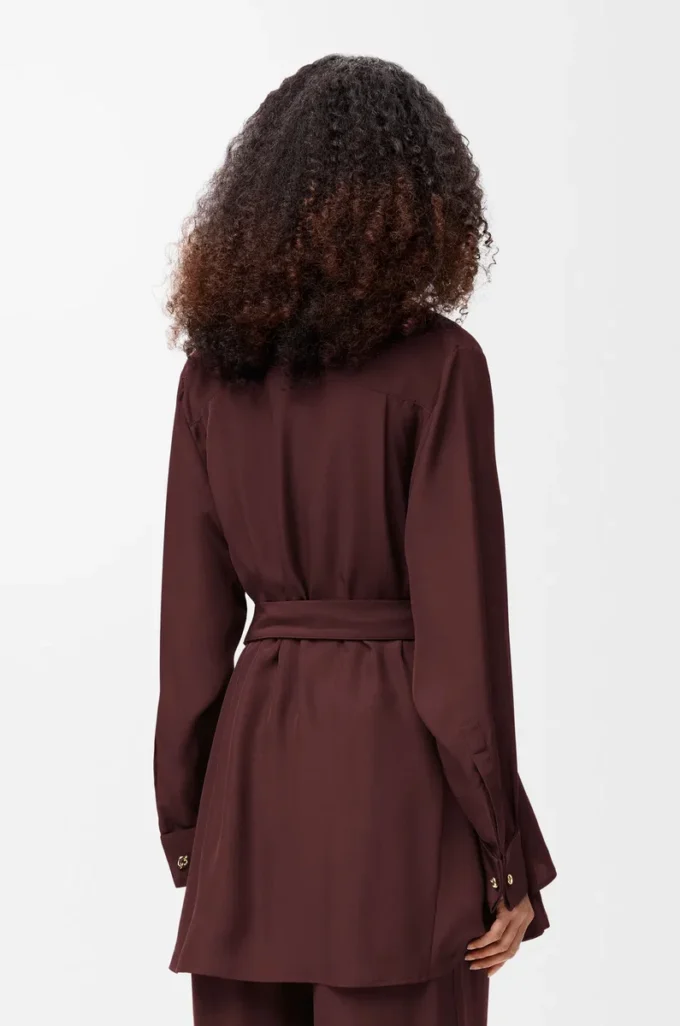 Blouse à ceinture en soie bordeaux