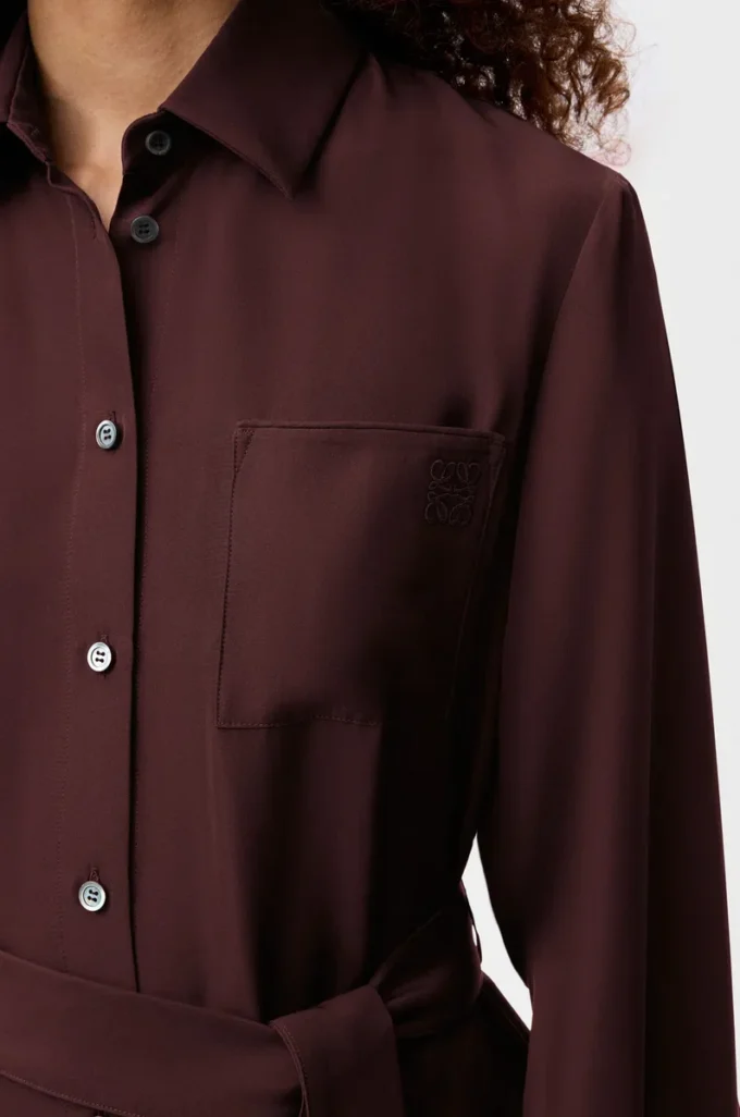 Blouse à ceinture en soie bordeaux