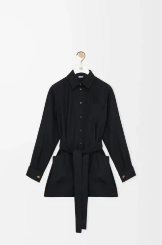 Blouse ceinturée en soie noire