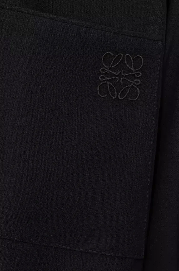 Blouse ceinturée en soie noire Blouse ceinturée en soie noire