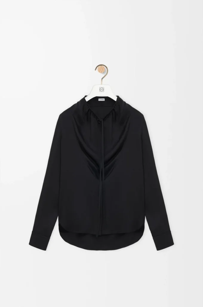 Blouse en soie noire