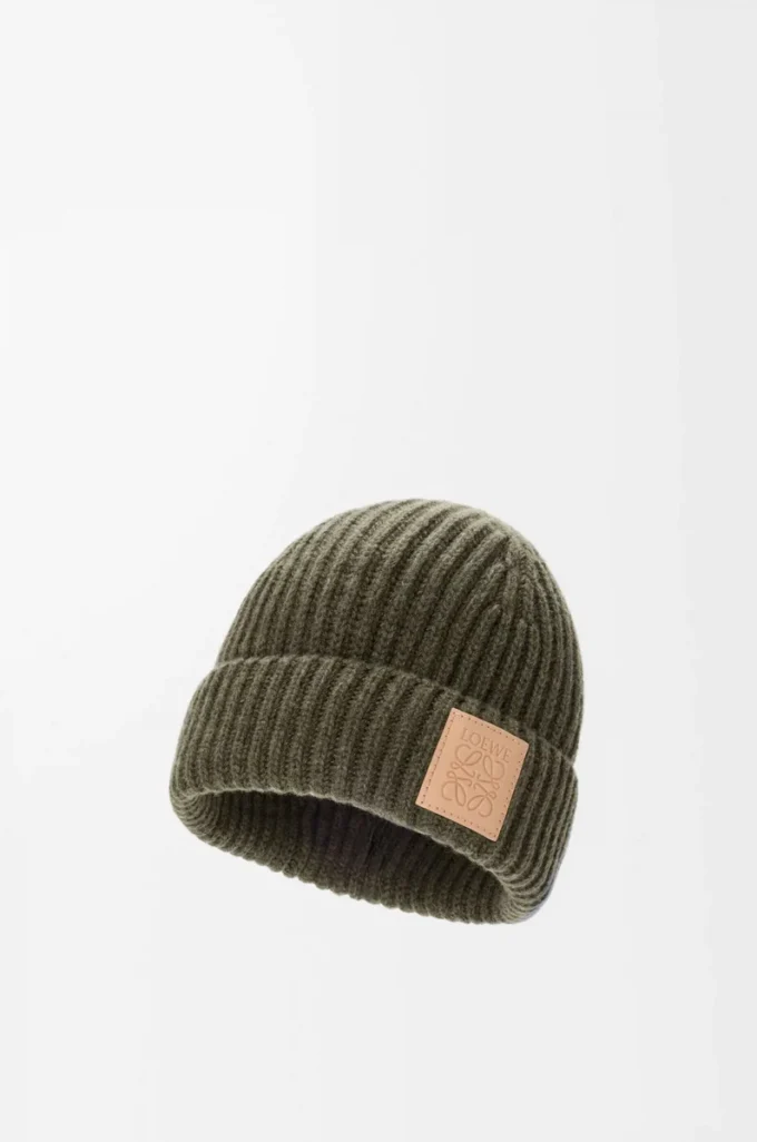 Bonnet en cachemire kaki foncé Bonnet en cachemire kaki foncé