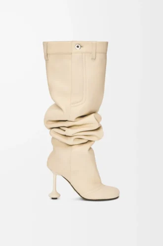 Bottes au-dessus du genou Toy en cuir d&rsquo;agneau nappa Oat Milk
