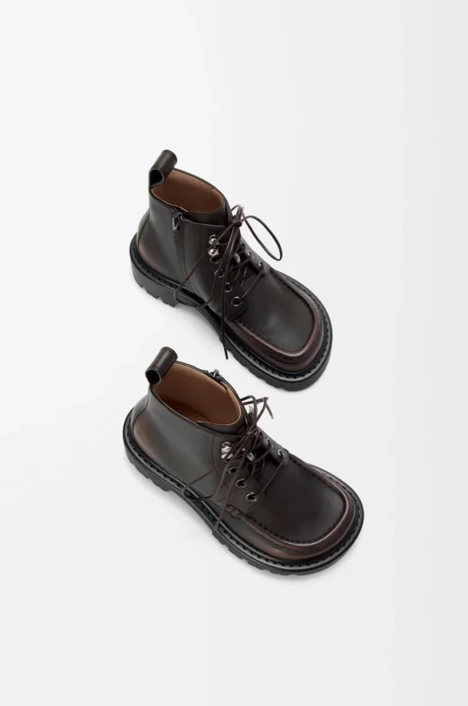 Bottines combat Sierra en cuir de veau brossé marron foncé Bottines combat Sierra en cuir de veau brossé marron foncé