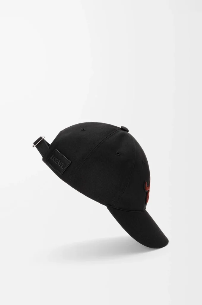 Casquette avec patch L en coton noir