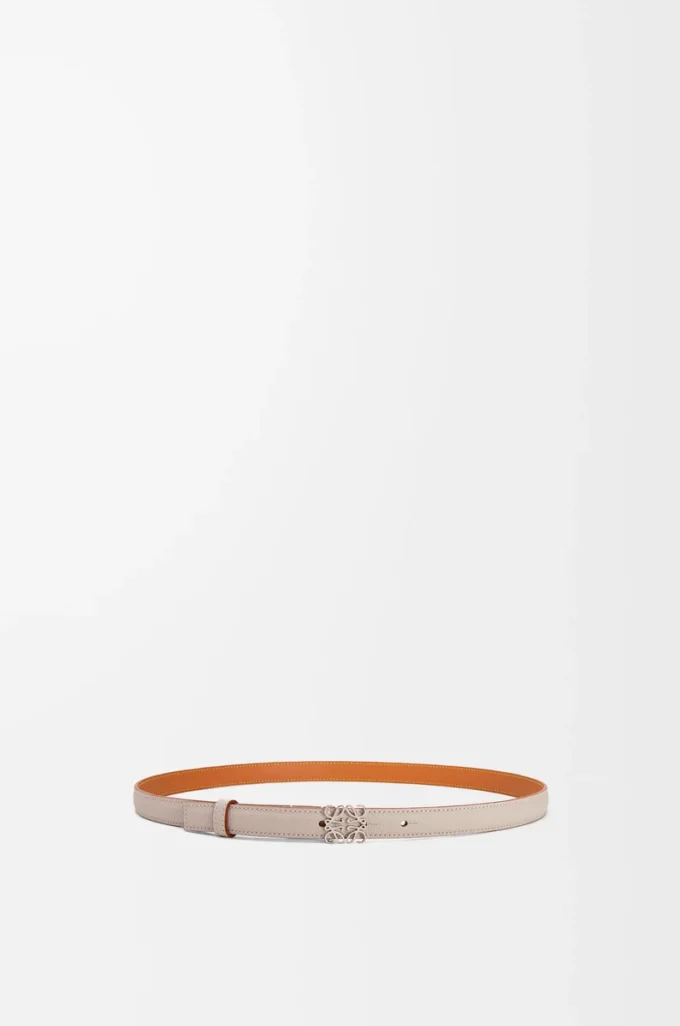 Ceinture Anagram en cuir de veau grainé Light Ghost/Palladium