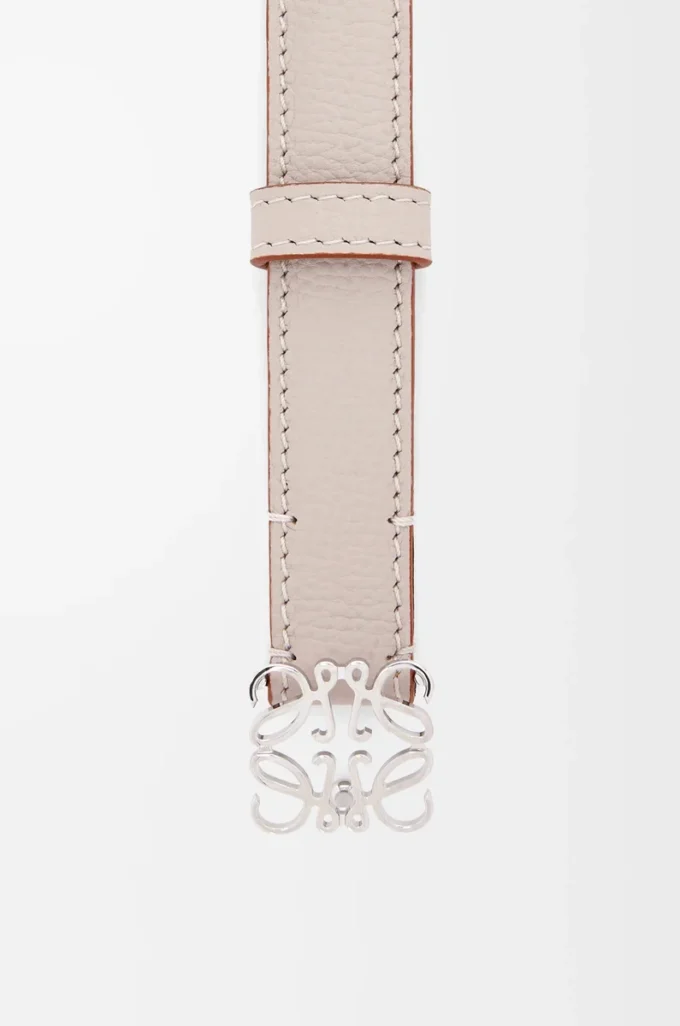 Ceinture Anagram en cuir de veau grainé Light Ghost/Palladium