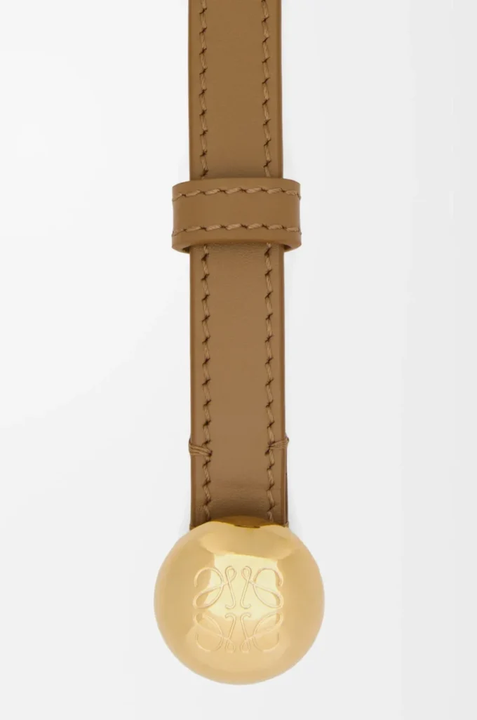 Ceinture Pebble en cuir de veau lisse Chêne/Or