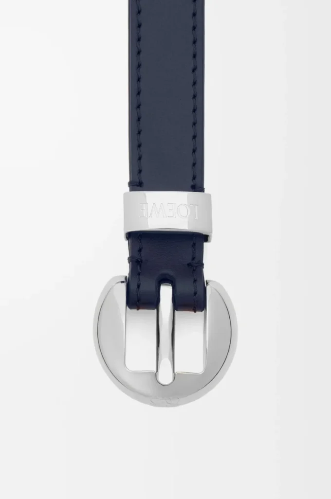 Ceinture Pebble en cuir de veau lisse Deep Navy/Palladium