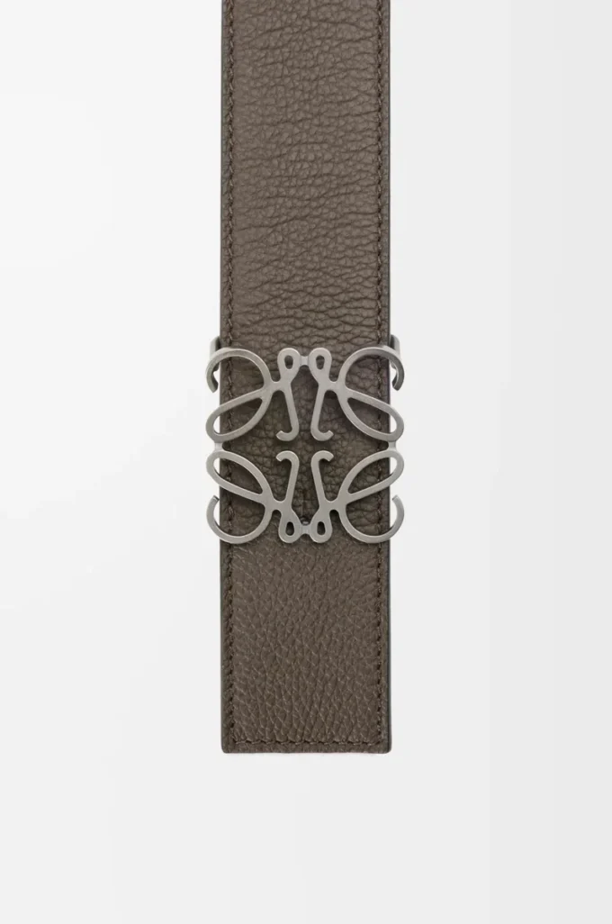 Ceinture réversible Anagram en cuir de veau grainé souple et cuir de veau lisse Toundra/Noir/Étain