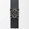 Ceinture réversible Anagram en cuir de veau grainé souple et cuir de veau lisse Toundra/Noir/Étain
