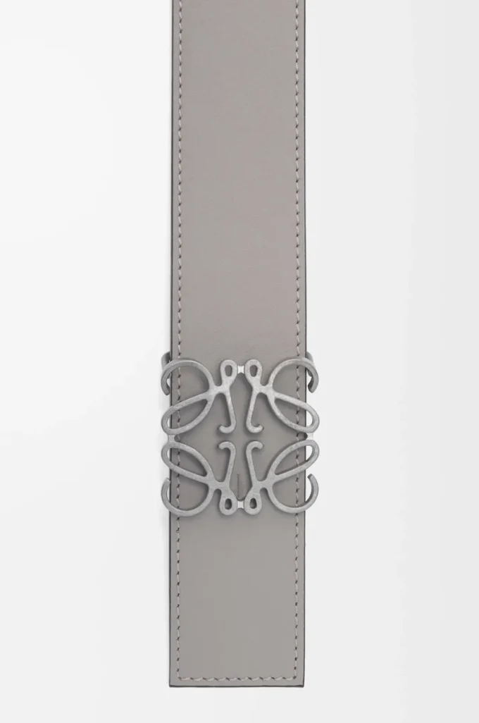 Ceinture réversible Anagram en cuir de veau lisse Tan/Gris asphalte/Étain