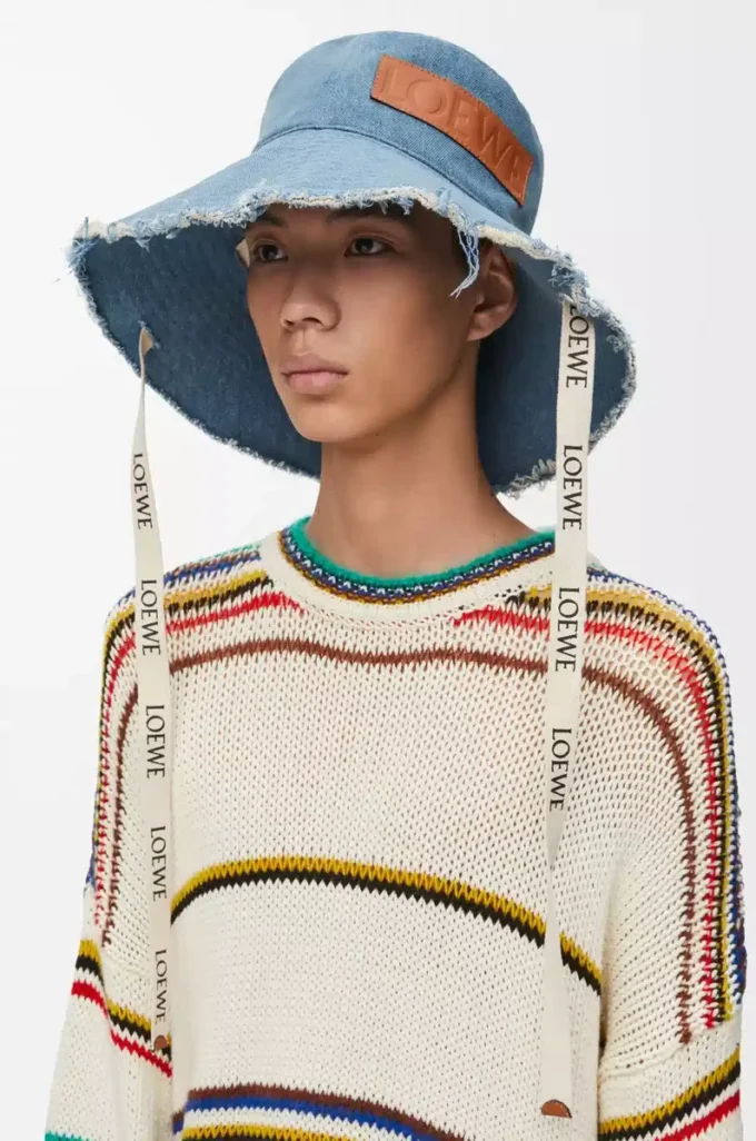 Chapeau de pêcheur effiloché en denim et cuir de veau Denim bleu