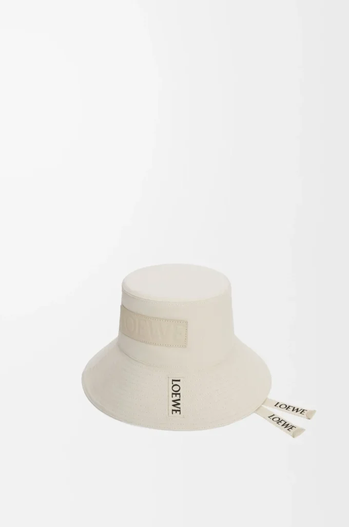 Chapeau de pêcheur en toile blanc cassé Chapeau de pêcheur en toile blanc cassé