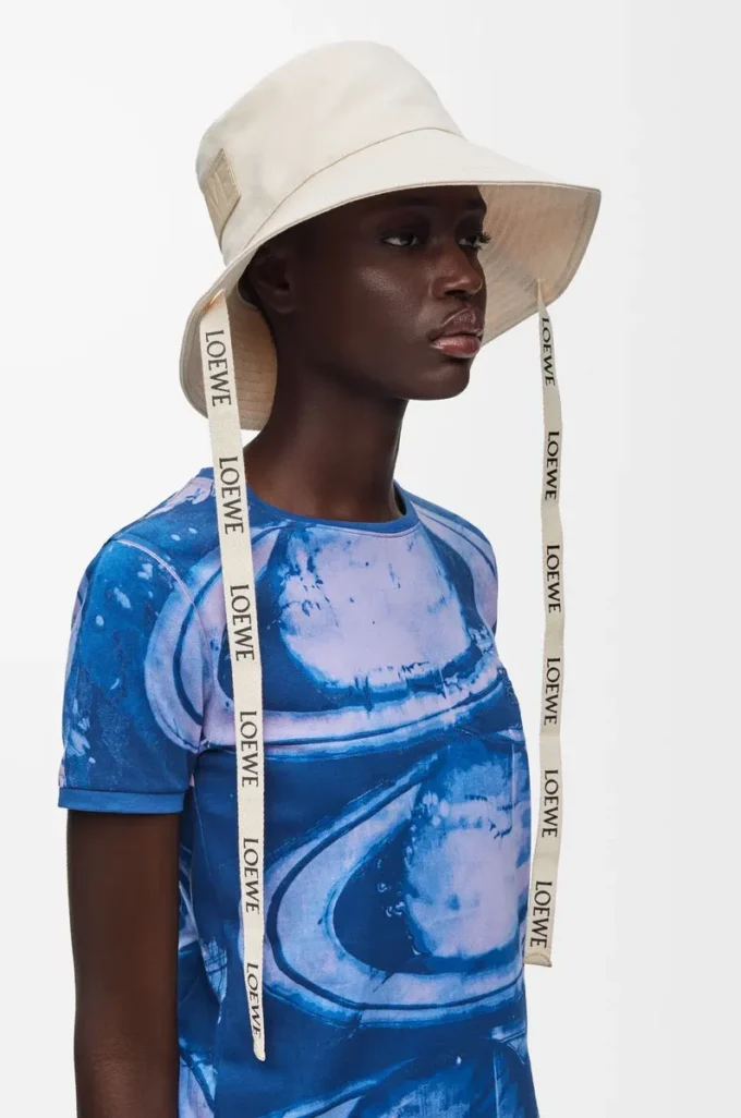 Chapeau de pêcheur en toile blanc cassé Chapeau de pêcheur en toile blanc cassé