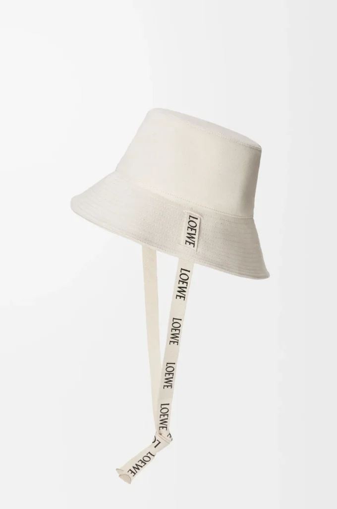 Chapeau de pêcheur en toile blanc cassé Chapeau de pêcheur en toile blanc cassé