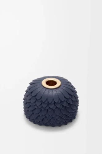 Charm fleur en cuir de veau bleu marine