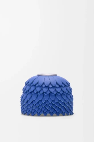 Charm fleur en cuir de veau bleu mer