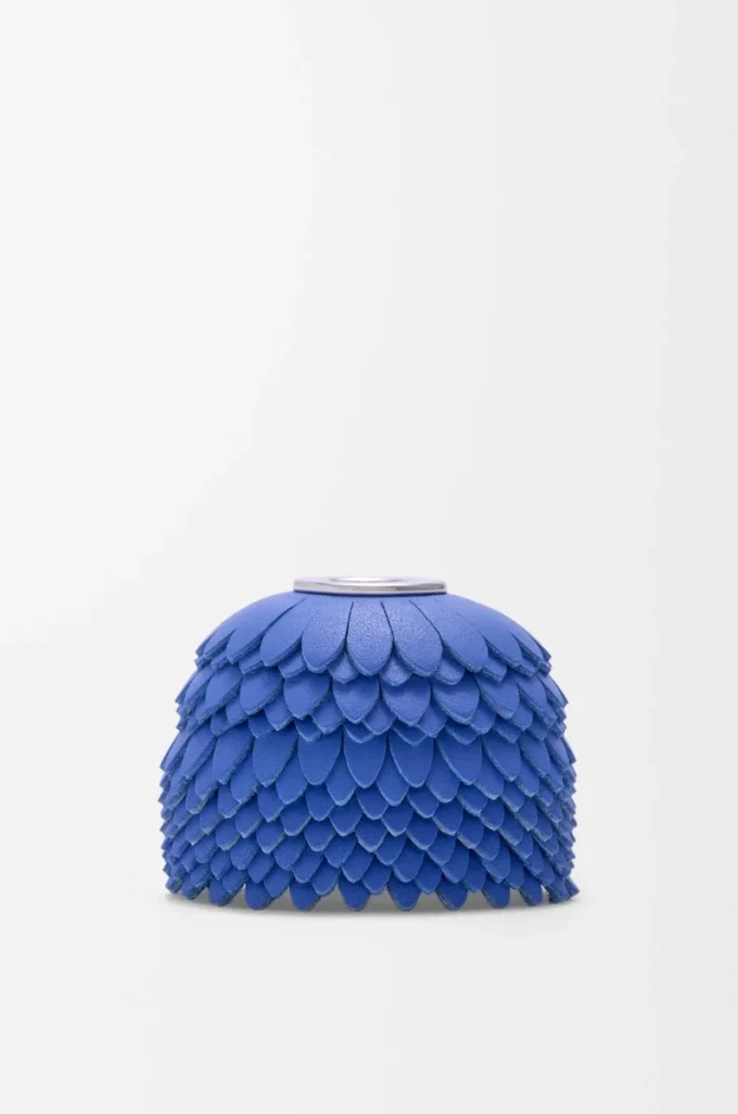 Charm fleur en cuir de veau bleu mer