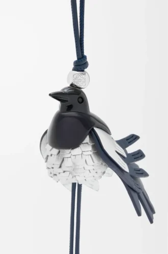 Charm Magpie en cuir de veau classique noir/argent