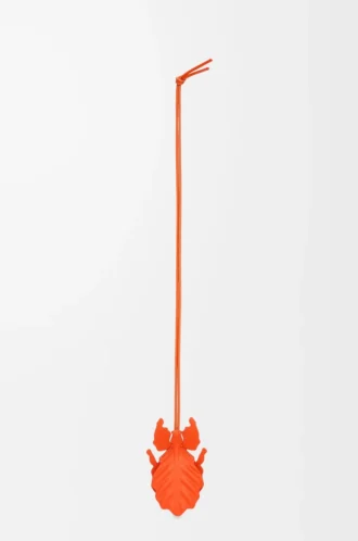 Charm porte-clés insecte feuille en cuir de veau classique orange vif
