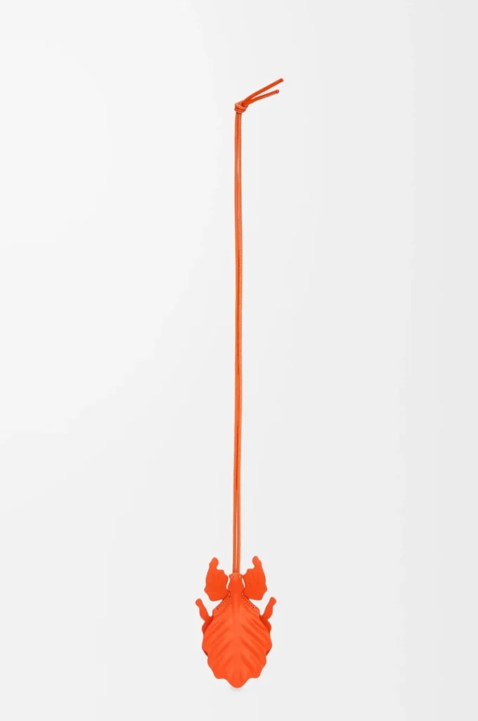 Charm porte-clés insecte feuille en cuir de veau classique orange vif