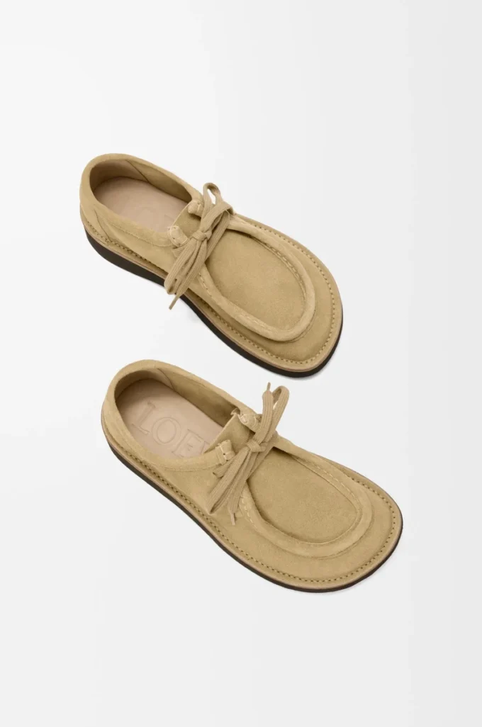 Chaussures à lacets Faro en cuir de veau suédé Sahara