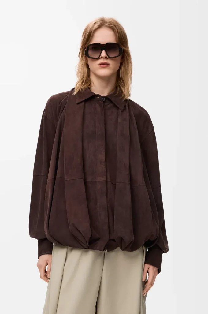 Chemise drapée en cuir de chèvre suédé marron