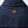 Chemise drapée en denim bleu indigo