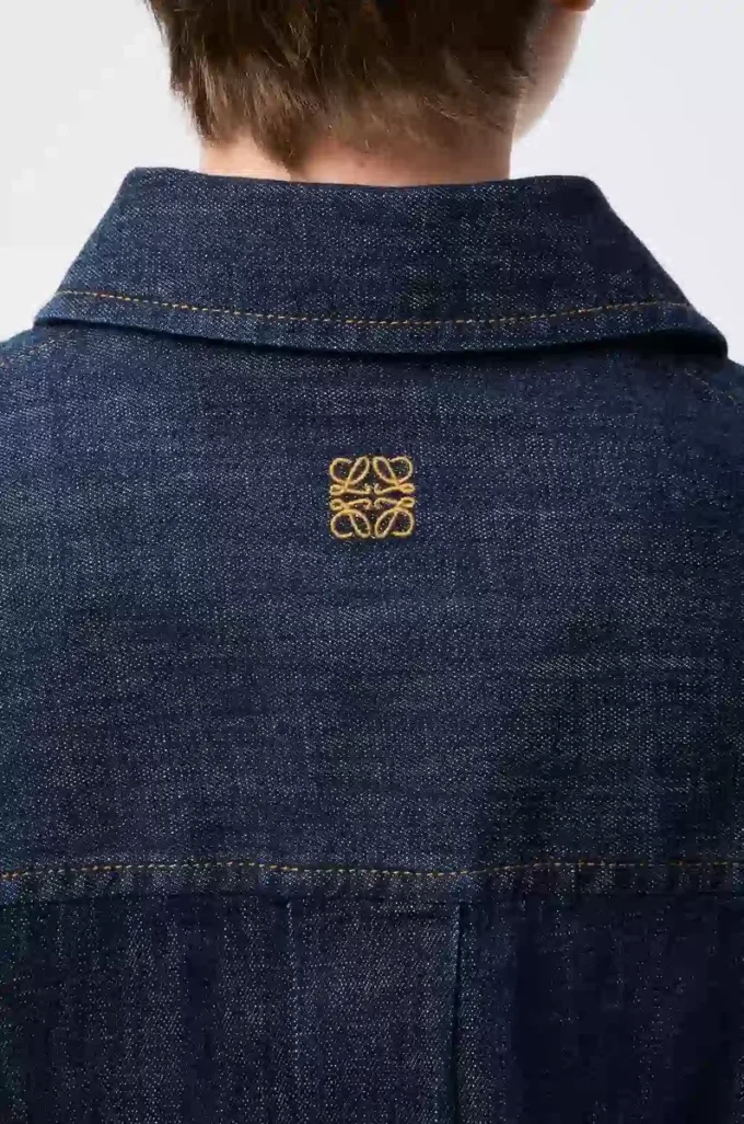 Chemise drapée en denim bleu indigo