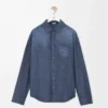 Chemise en coton bleu délavé