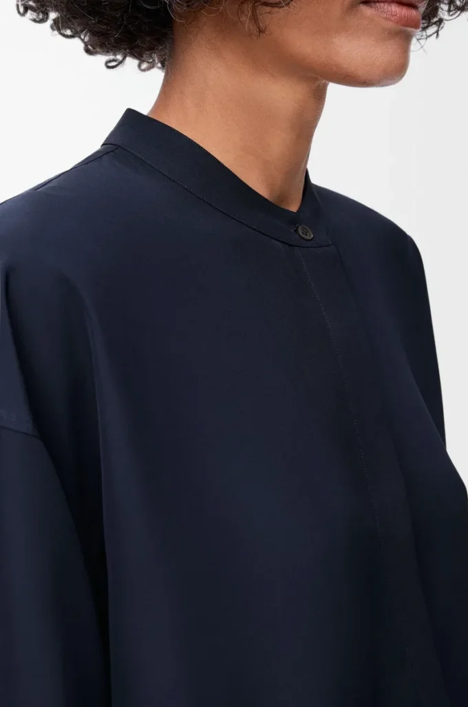 Chemise foulard en soie bleu marine