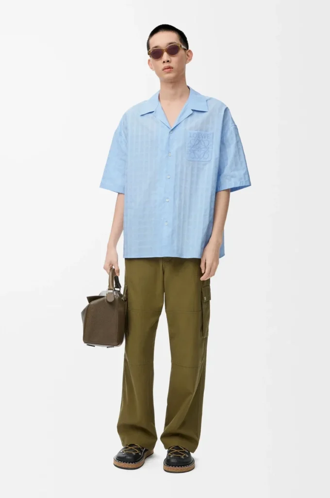 Chemise à manches courtes en coton bleu clair