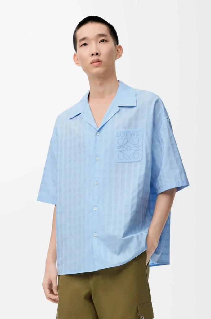 Chemise à manches courtes en coton bleu clair