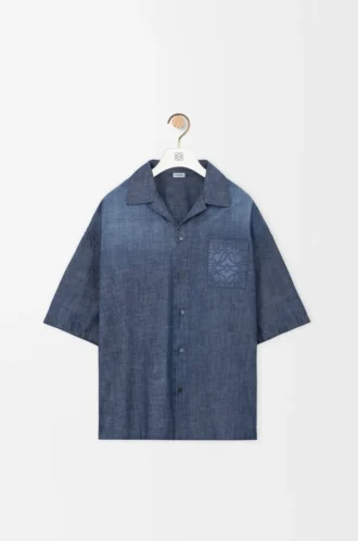 Chemise à manches courtes en coton bleu délavé