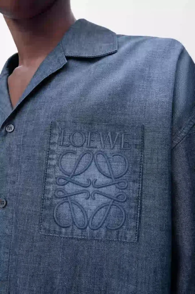 Chemise à manches courtes en coton bleu délavé